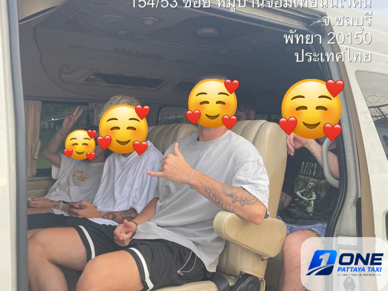 Private van passengers with One Pattaya Taxi
